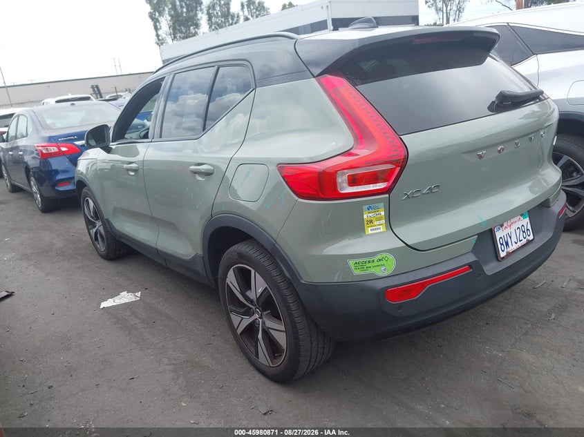 2021 Volvo Xc40 VIN YV4ED3UR5M2589252 IAAI salvage auction — SIDE, Salvage Title, sold $13,550 on 2026-09-30 (photo 3)