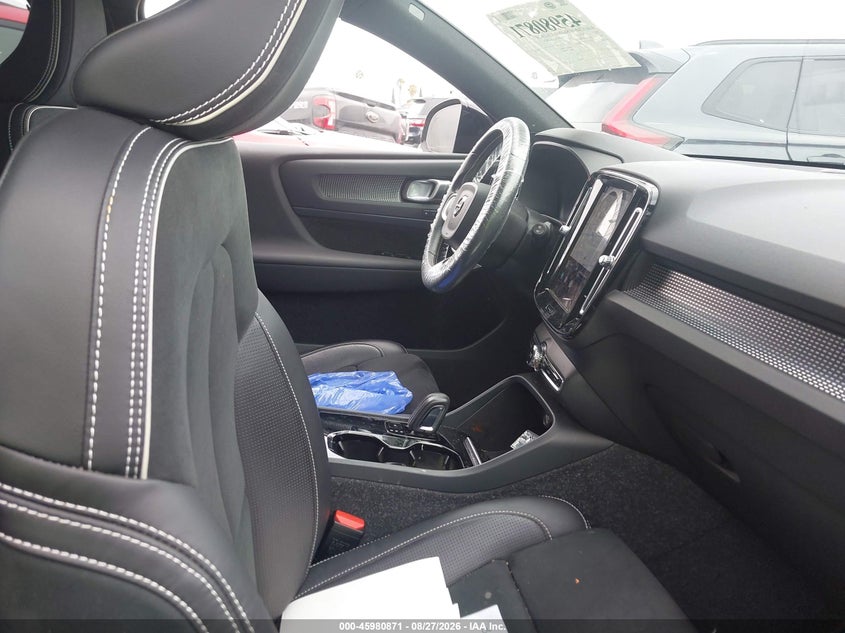 2021 Volvo Xc40 VIN YV4ED3UR5M2589252 IAAI salvage auction — SIDE, Salvage Title, sold $13,550 on 2026-09-30 (photo 5)