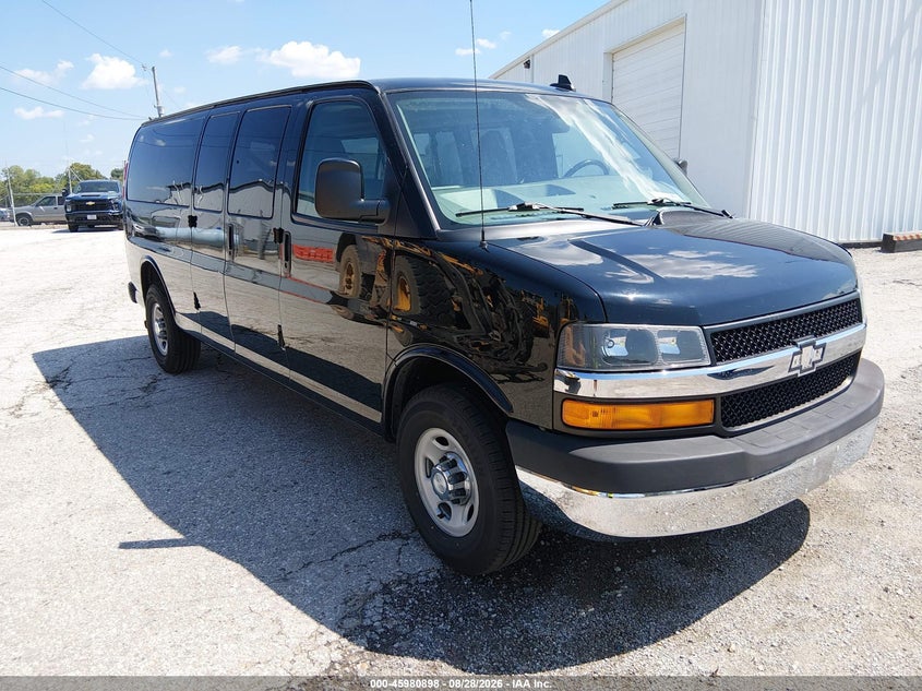 2017 Chevrolet Express 3500 VIN 1GAZGPFF2H1268425 — IAAI salvage auction photo