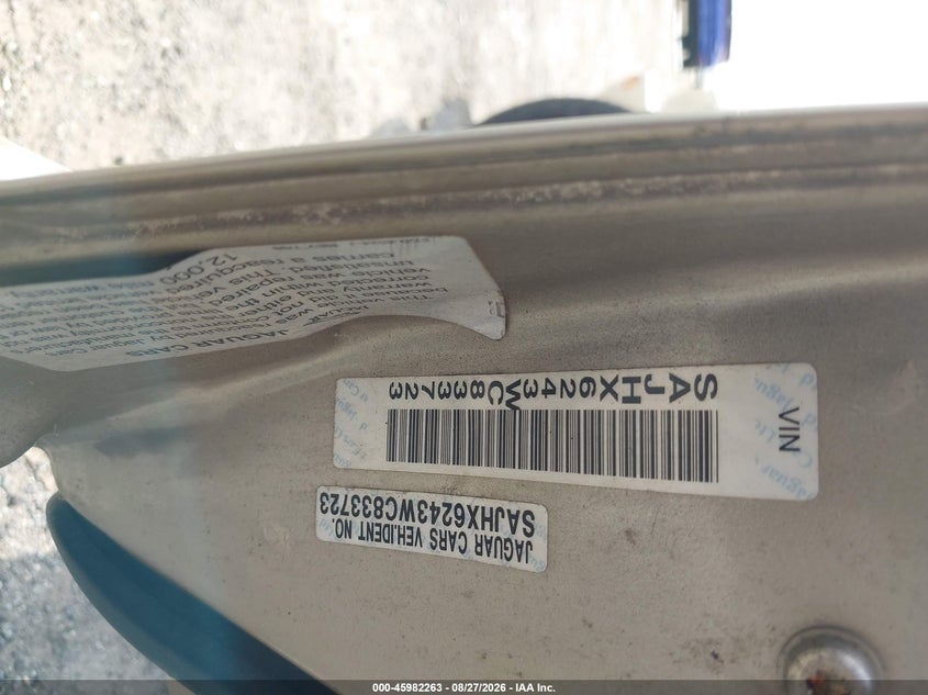 1998 Jaguar Xj VIN SAJHX6243WC833723 IAAI salvage auction — NORMAL WEAR, Clear, sold $1,300 on 2026-09-09 (photo 9)