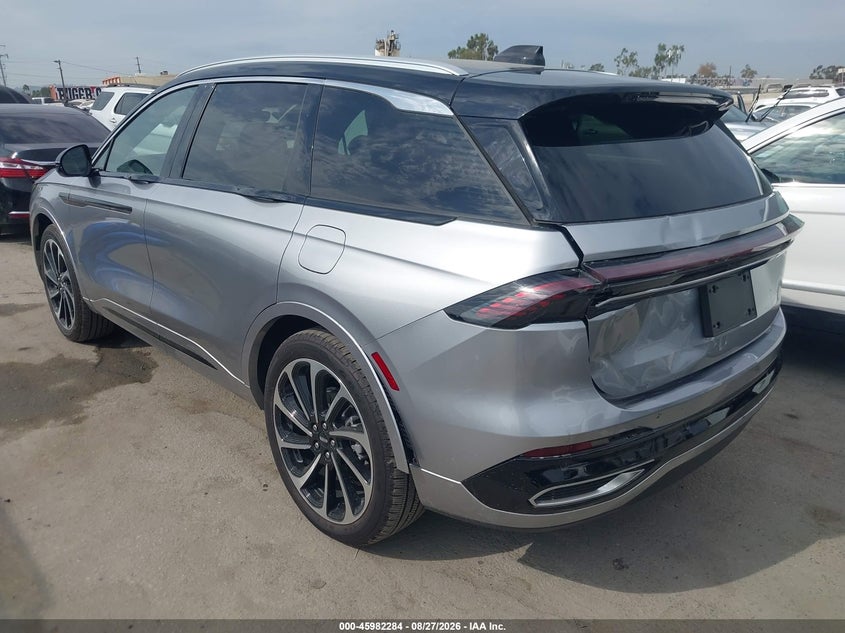 2025 Lincoln Nautilus VIN 5LMPJ9J49SJ963423 IAAI salvage auction — REAR END, Wait Title, sold $31,250 on 2026-09-16 (photo 3)