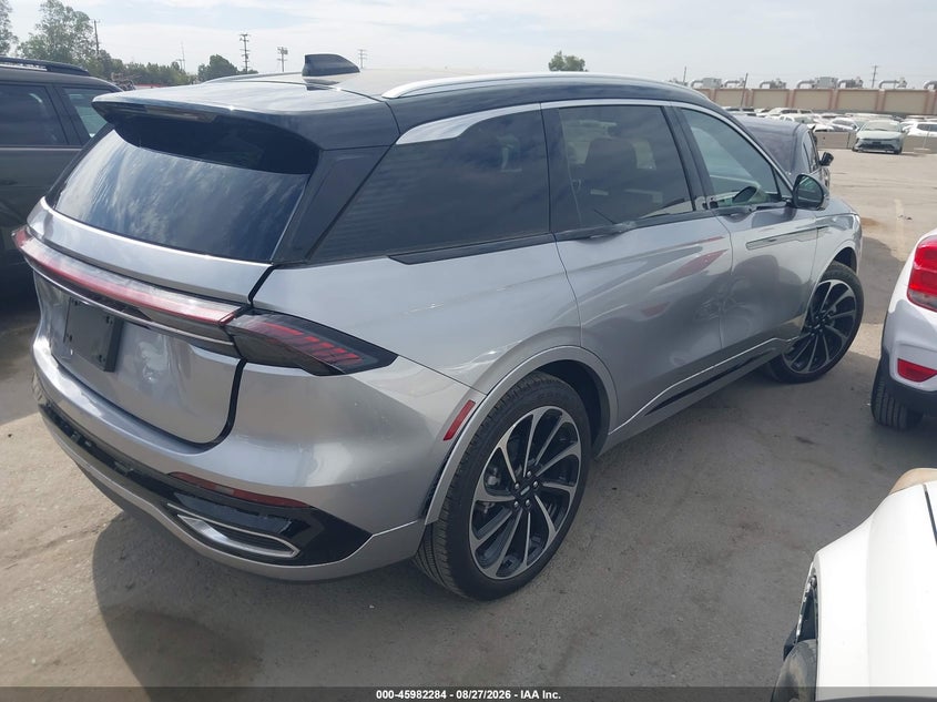 2025 Lincoln Nautilus VIN 5LMPJ9J49SJ963423 IAAI salvage auction — REAR END, Wait Title, sold $31,250 on 2026-09-16 (photo 4)