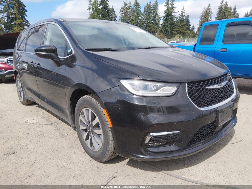 2023 Chrysler Pacifica VIN 2C4RC1L76PR626701 — IAAI salvage auction photo