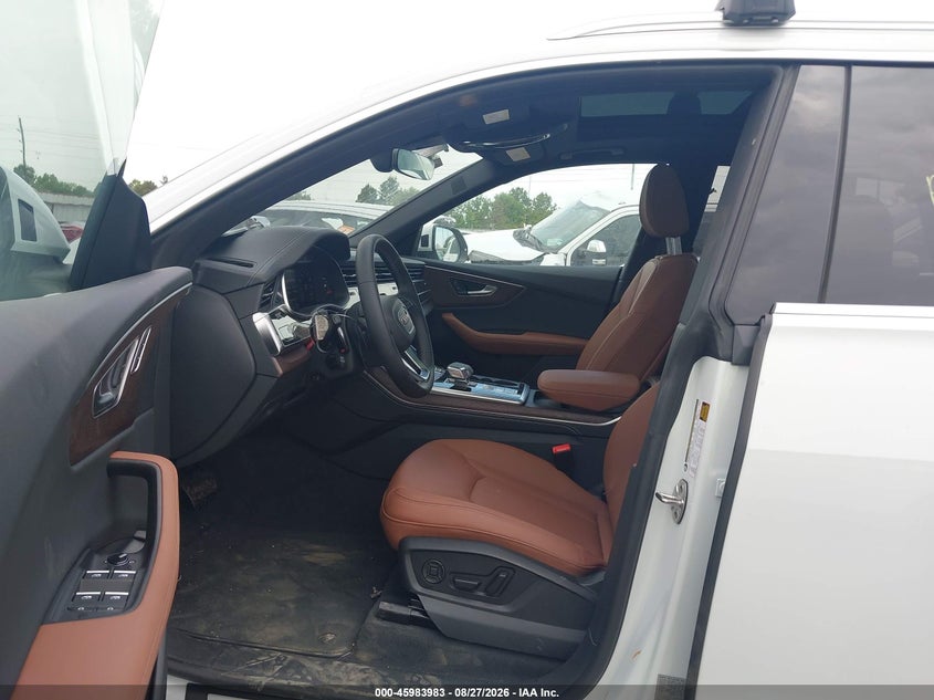 2026 Audi Q8 VIN WA1BVBF13TD033250 IAAI salvage auction — RIGHT FRONT, Salvage Title, sold $50,000 on 2026-09-03 (photo 5)