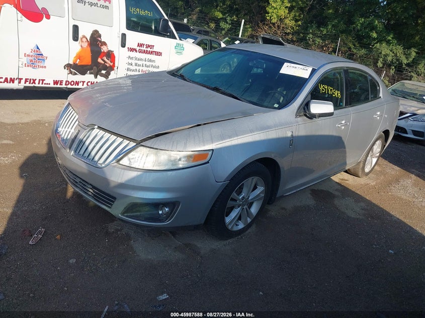 2009 Lincoln Mks VIN 1LNHM93R49G620419 IAAI salvage auction — NORMAL WEAR, Clear (Indiana), sold $725 on 2026-09-08 (photo 2)