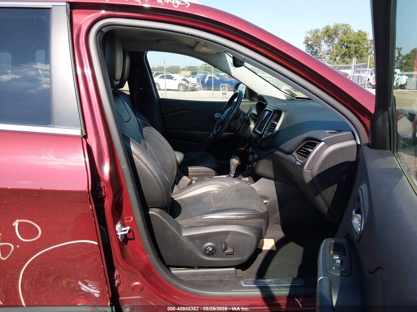2019 Jeep Cherokee VIN 1C4PJLDB0KD387072 IAAI salvage auction — FRONT END, Salvage Title, sold $3,000 on 2026-10-05 (photo 5)