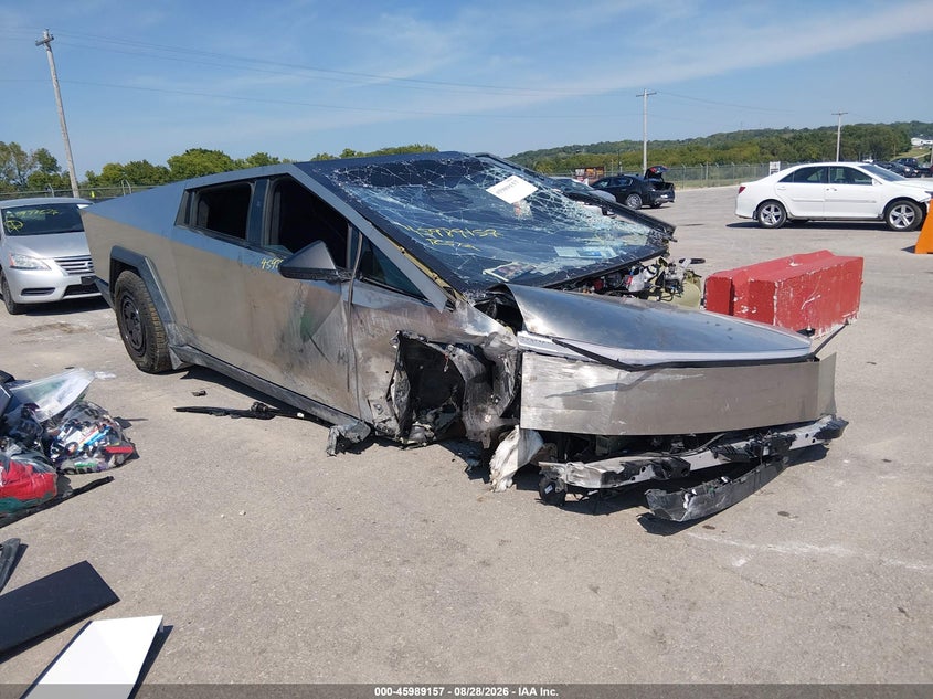 2024 Tesla Cybertruck VIN 7G2CEHEDXRA006308 — IAAI salvage auction photo