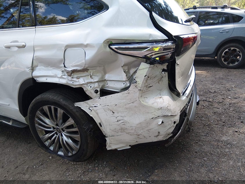 2023 Toyota Highlander VIN 5TDEBRCH7PS580036 IAAI salvage auction — REAR END, Wait Title, sold $26,100 on 2026-09-29 (photo 6)