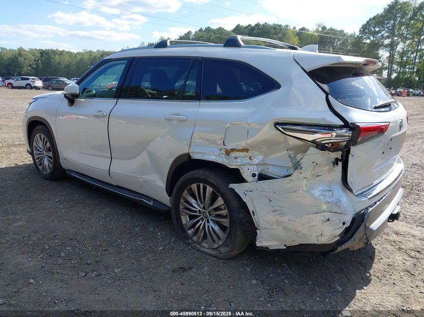 2023 Toyota Highlander VIN 5TDEBRCH7PS580036 IAAI salvage auction — REAR END, Wait Title, sold $26,100 on 2026-09-29 (photo 3)