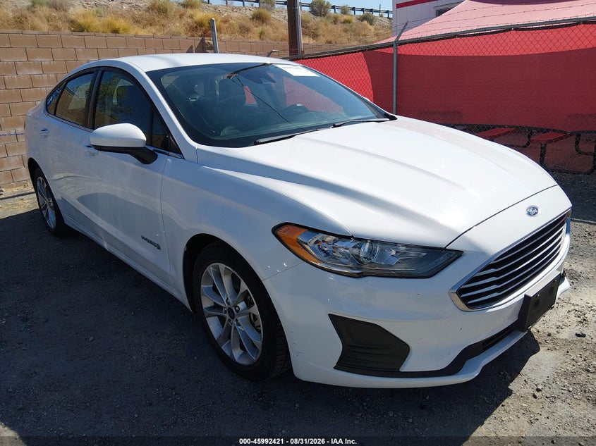 2019 Ford Fusion VIN 3FA6P0LU8KR276780 — IAAI salvage auction photo