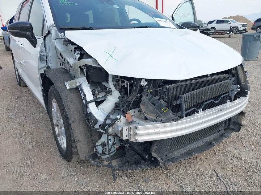 2026 Chrysler Pacifica VIN 2C4RC1BG3TR204557 IAAI salvage auction — FRONT END, Salvage Title, sold $12,700 on 2026-08-30 (photo 6)