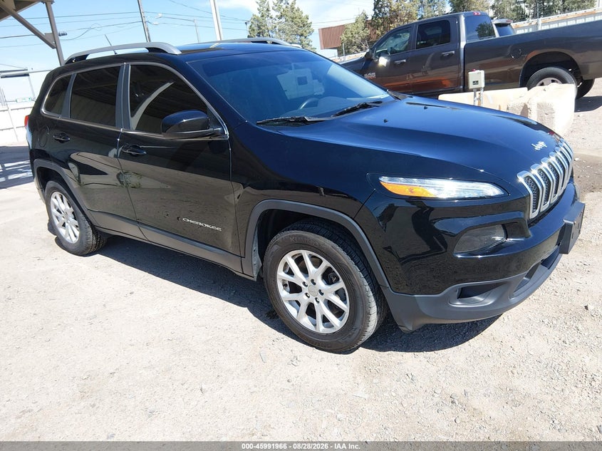 2018 Jeep Cherokee VIN 1C4PJMCB7JD528516 — IAAI salvage auction photo