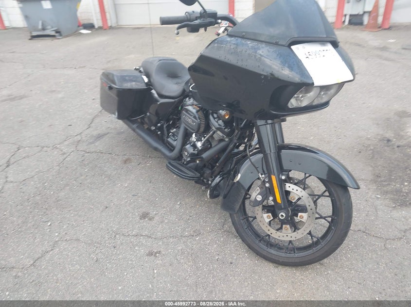 2022 Harley-davidson Road glide VIN 1HD1KTP13NB610189 IAAI salvage auction — SIDE, Salvage Title, sold $8,650 on 2026-09-29 (photo 1)