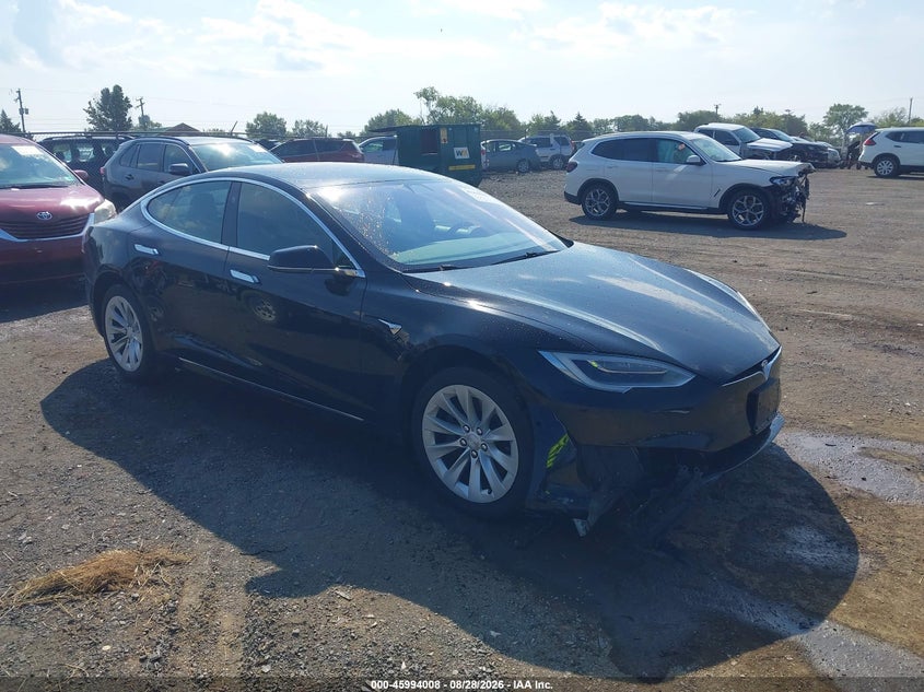 2018 Tesla Model s VIN 5YJSA1E24JF297590 — IAAI salvage auction photo