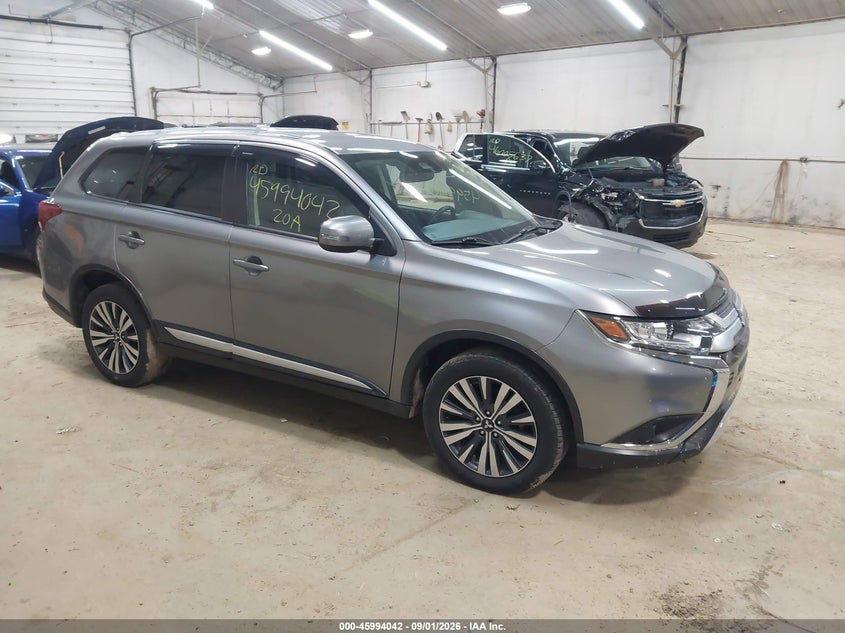 2020 Mitsubishi Outlander VIN JA4AZ3A32LZ047187 IAAI salvage auction — ROOF, Wait Title, sold $4,900 on 2026-10-01 (photo 1)