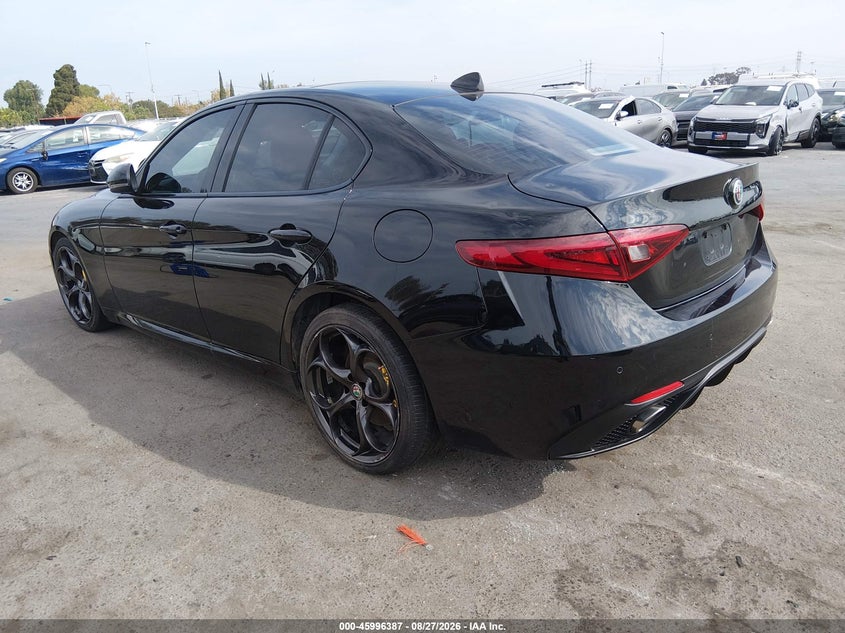 2017 Alfa romeo Giulia VIN ZARFAECN3H7556839 IAAI salvage auction — NORMAL WEAR, Clear-Dealer Only (Texas), sold $6,050 on 2026-09-03 (photo 3)