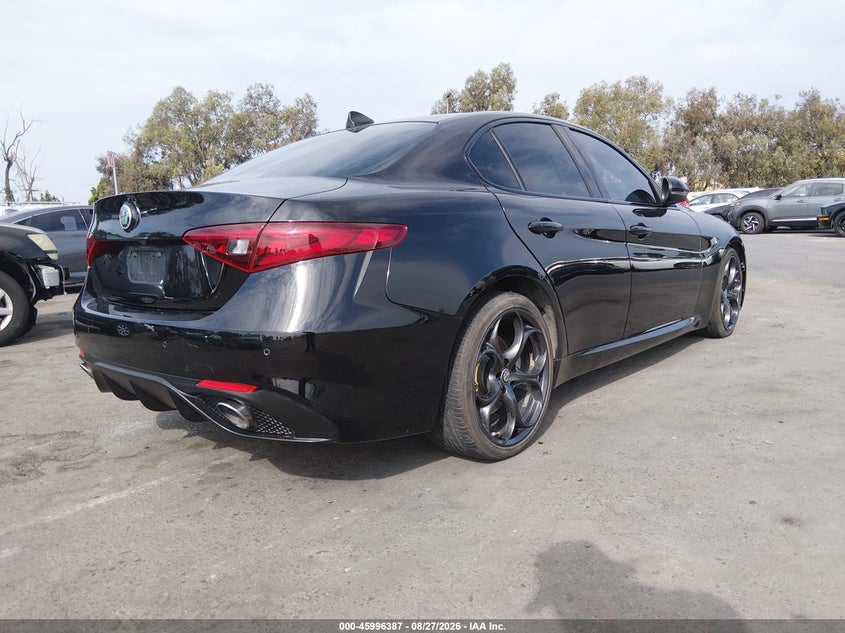 2017 Alfa romeo Giulia VIN ZARFAECN3H7556839 IAAI salvage auction — NORMAL WEAR, Clear-Dealer Only (Texas), sold $6,050 on 2026-09-03 (photo 4)