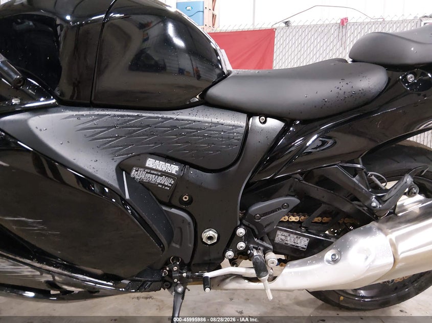 2025 Suzuki Gsx VIN JS1EJ11B0S7100516 IAAI salvage auction — LEFT SIDE, Salvage (Iowa), sold $7,100 on 2026-09-22 (photo 9)