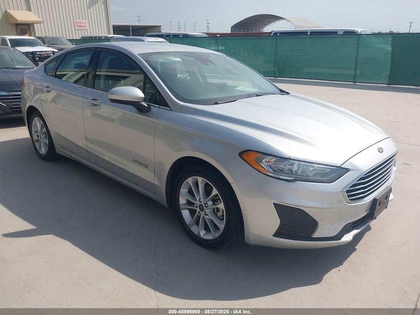 2019 Ford Fusion VIN 3FA6P0LUXKR190824 — IAAI salvage auction photo