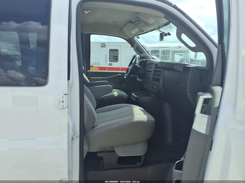 2017 Chevrolet Express 3500 VIN 1GAZGPFG3H1302414 IAAI salvage auction — NORMAL WEAR, SF97 (North Carolina), sold $23,000 on 2026-10-06 (photo 5)