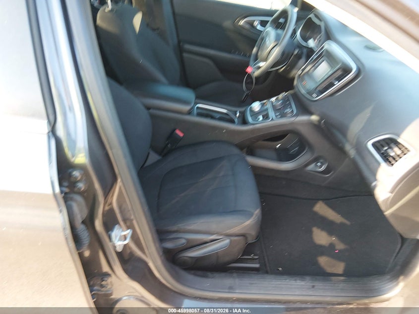 2016 Chrysler 200 VIN 1C3CCCAB2GN120938 IAAI salvage auction — NORMAL WEAR, Original (Texas), sold $175 on 2026-09-10 (photo 5)