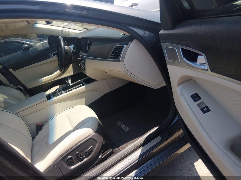 2018 Genesis G80 VIN KMHGN4JF2JU266314 IAAI salvage auction — NORMAL WEAR, Original (Texas), sold $1,750 on 2026-09-08 (photo 5)