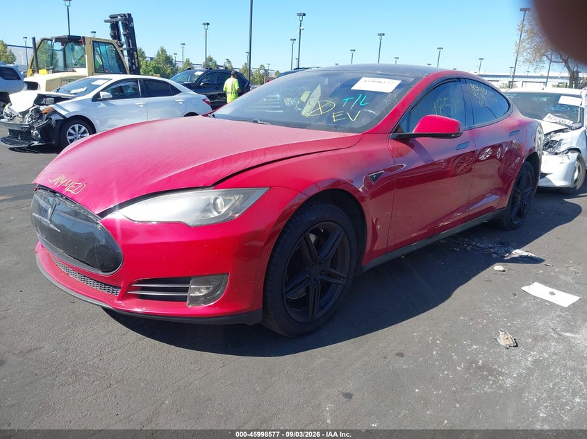 2013 Tesla Model s VIN 5YJSA1DP0DFP09635 IAAI salvage auction — LEFT REAR, Salvage Title, sold $3,050 on 2026-09-18 (photo 2)