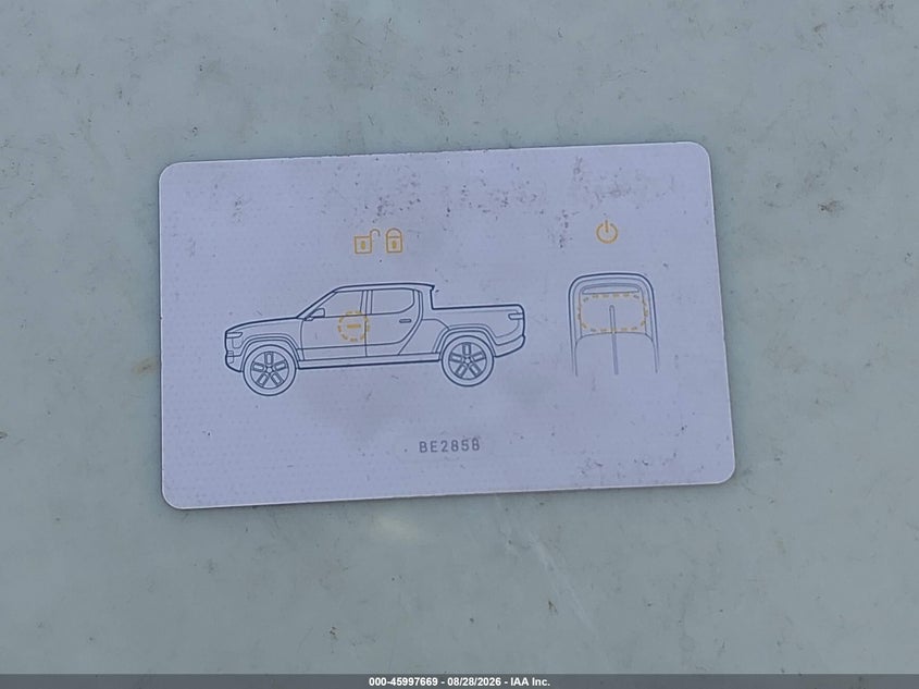 2025 Rivian R1t VIN 7FCTGBAA8SN037678 IAAI salvage auction — SIDE, Salvage Title, sold $30,225 on 2026-09-21 (photo 9)
