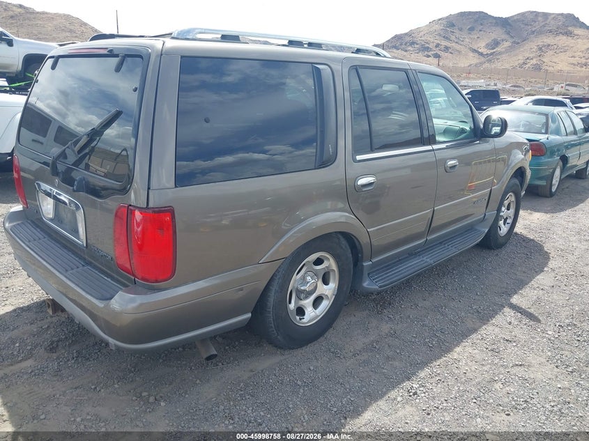 2002 Lincoln Navigator VIN 5LMFU28R92LJ02050 IAAI salvage auction — NORMAL WEAR, Regular (Nevada), sold $450 on 2026-09-25 (photo 4)