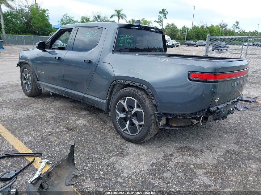 2022 Rivian R1t VIN 7FCTGAAAXNN006270 IAAI salvage auction — FRONT & REAR, Salvage Title, sold $25 on 2026-09-28 (photo 3)
