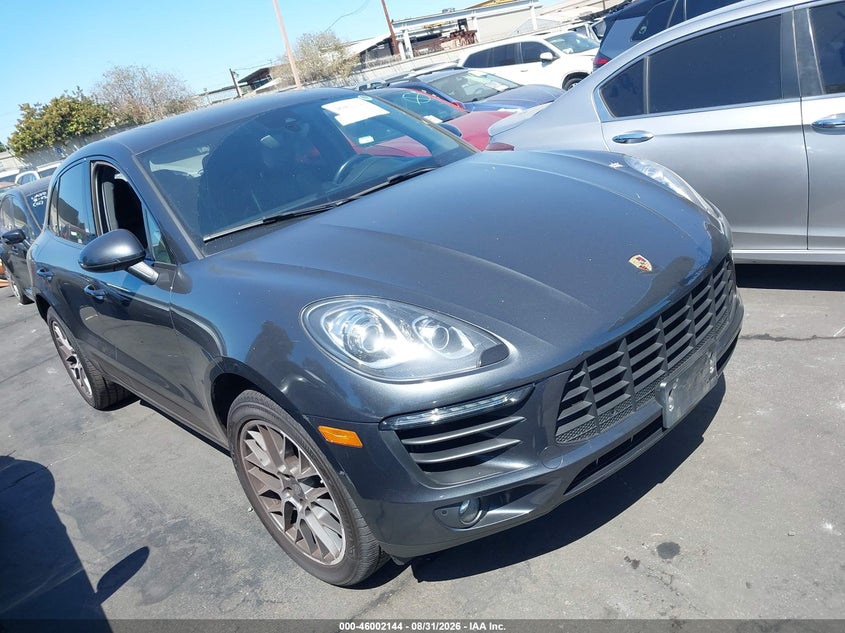 2018 Porsche Macan VIN WP1AB2A52JLB34205 — IAAI salvage auction photo