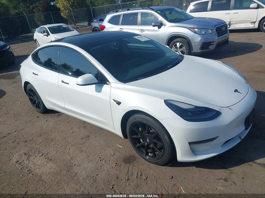 2022 Tesla Model 3 VIN 5YJ3E1EA2NF119702 — IAAI salvage auction photo