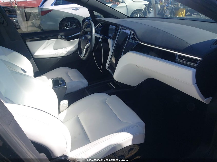 2016 Tesla Model x VIN 5YJXCBE24GF016421 IAAI salvage auction — REAR END, Salvage Title, sold $5,100 on 2026-10-10 (photo 5)