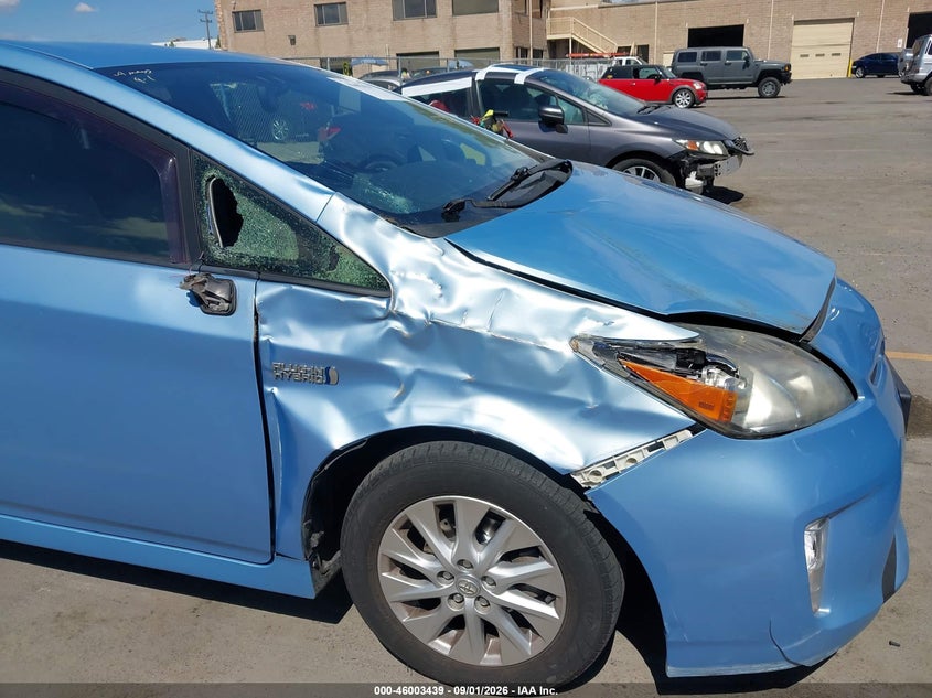 2014 Toyota Prius VIN JTDKN3DP7E3063010 IAAI salvage auction — RIGHT FRONT, Wait Title, sold $4,950 on 2026-10-06 (photo 6)