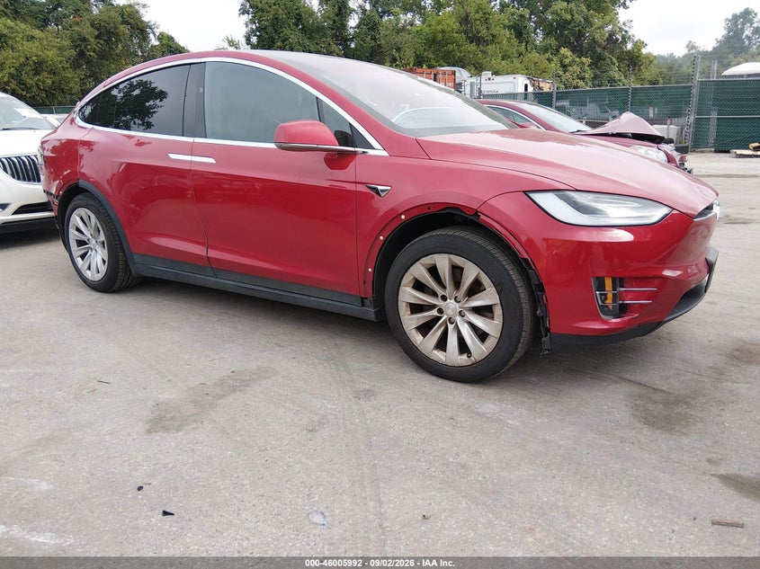 2020 Tesla Model x VIN 5YJXCDE24LF306793 — IAAI salvage auction photo