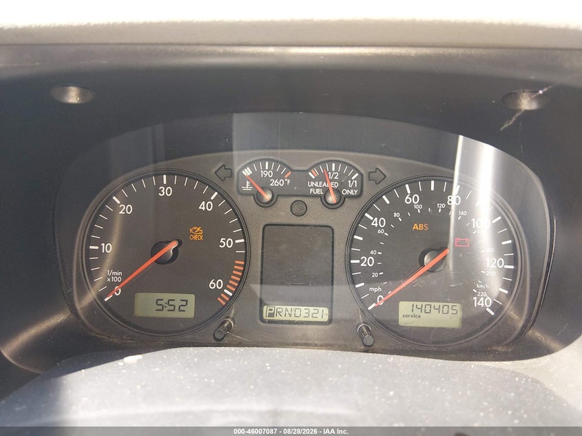 2000 Volkswagen Eurovan VIN WV2MH4708YH092898 IAAI salvage auction — NORMAL WEAR, Clear (New Jersey), sold $925 on 2026-09-30 (photo 7)