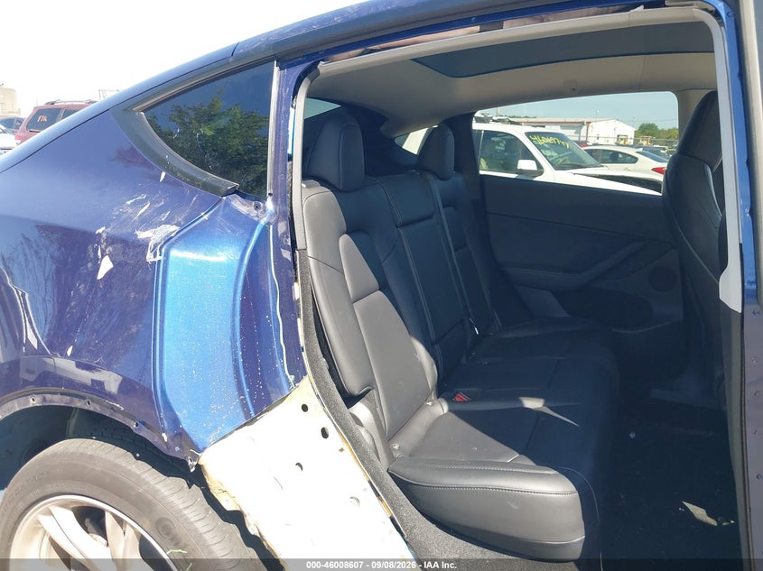 2023 Tesla Model y VIN 7SAYGDEE3PF850407 IAAI salvage auction — FRONT END, Wait Title, sold $11,200 on 2026-10-07 (photo 8)