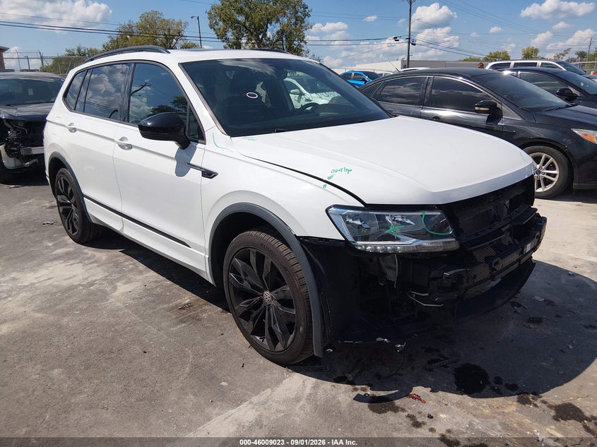 2020 Volkswagen Tiguan VIN 3VV2B7AX6LM136496 — IAAI salvage auction photo