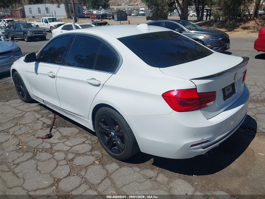 2017 BMW 3er VIN WBA8B9G36HNU53455 IAAI salvage auction — FRONT END, Wait Title, sold $3,100 on 2026-10-10 (photo 3)