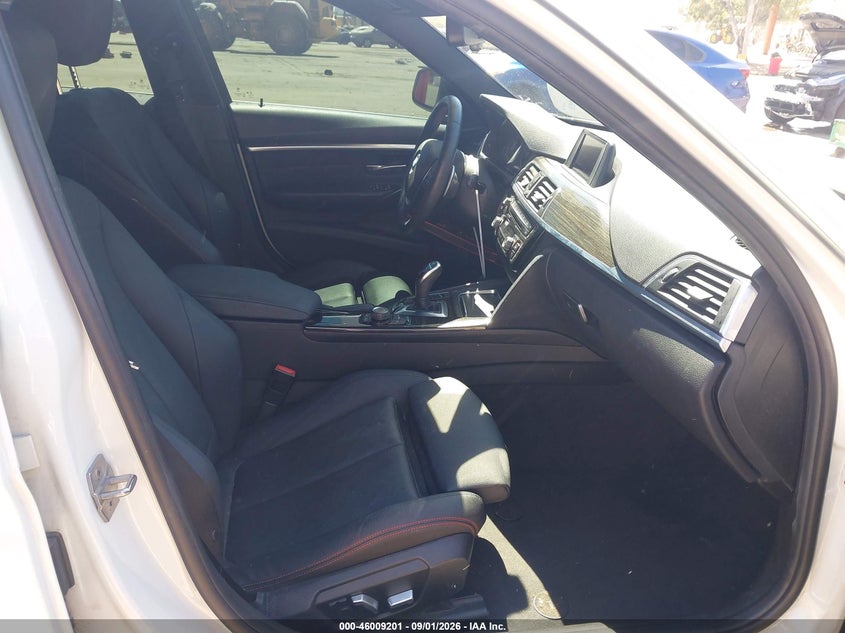 2017 BMW 3er VIN WBA8B9G36HNU53455 IAAI salvage auction — FRONT END, Wait Title, sold $3,100 on 2026-10-10 (photo 5)