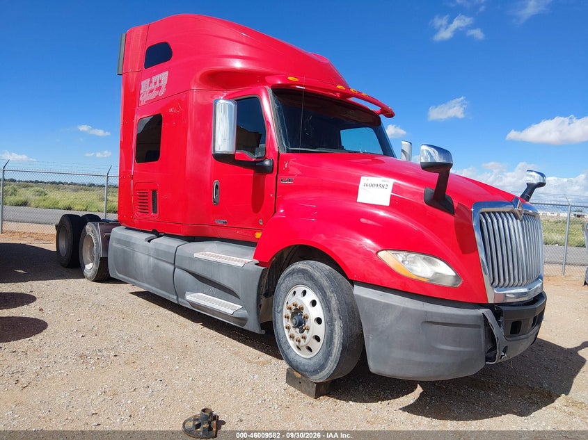 2020 International Lt VIN 3HSDZAPR2LN320960 — IAAI salvage auction photo