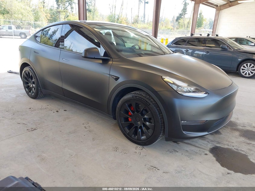 2020 Tesla Model y VIN 5YJYGDEE5LF045449 — IAAI salvage auction photo