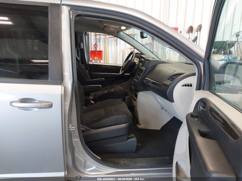 2018 Dodge Grand caravan VIN 2C4RDGBG0JR288754 IAAI salvage auction — NORMAL WEAR, Sf97 (Washington), sold $7,100 on 2026-09-10 (photo 5)