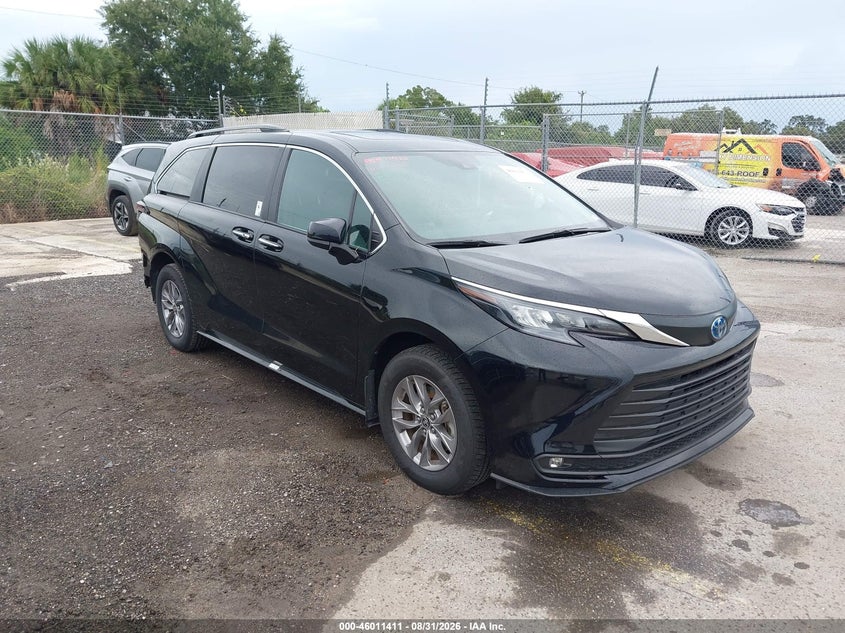2025 Toyota Sienna VIN 5TDYRKEC1SS289249 IAAI salvage auction — REAR END, Wait Title, sold $18,650 on 2026-10-07 (photo 1)