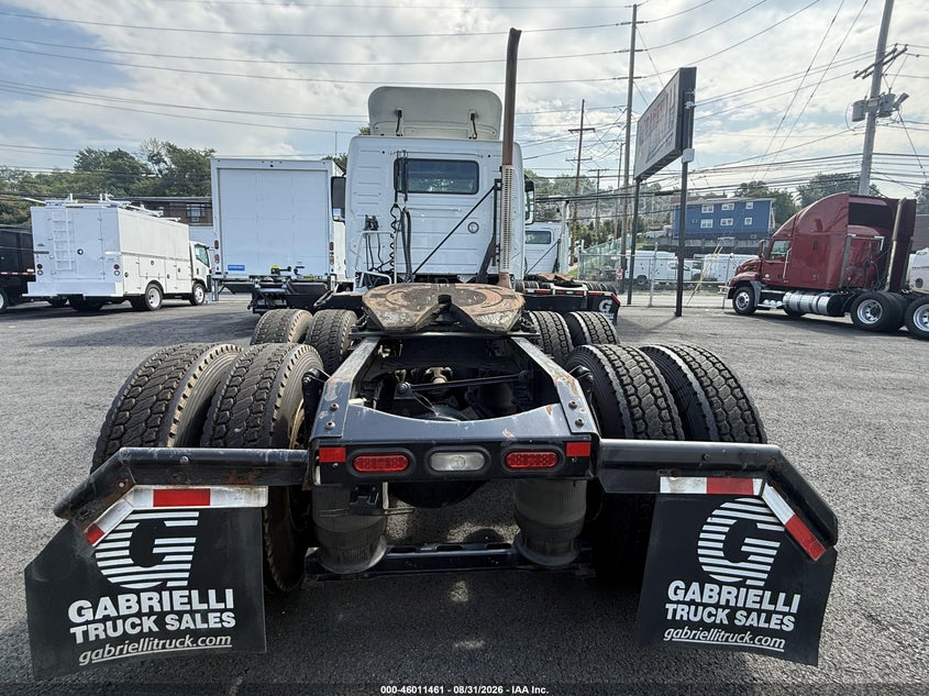 2019 Volvo Vnr64t VIN 4V4WC9EH5KN217705 IAAI salvage auction — NORMAL WEAR, Clear (New York), sold $29,950 on 2026-09-19 (photo 8)