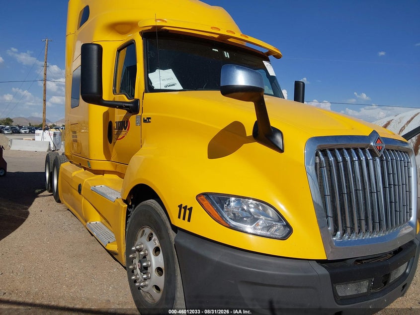 2020 International Lt VIN 3HSDZAPR2LN320585 — IAAI salvage auction photo