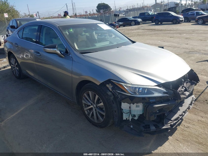 2020 Lexus ES VIN 58AD21B14LU009423 — IAAI salvage auction photo