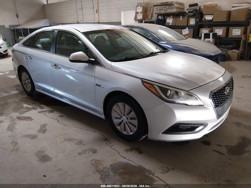 2016 Hyundai Sonata hybrid VIN KMHE24L14GA040447 — IAAI salvage auction photo