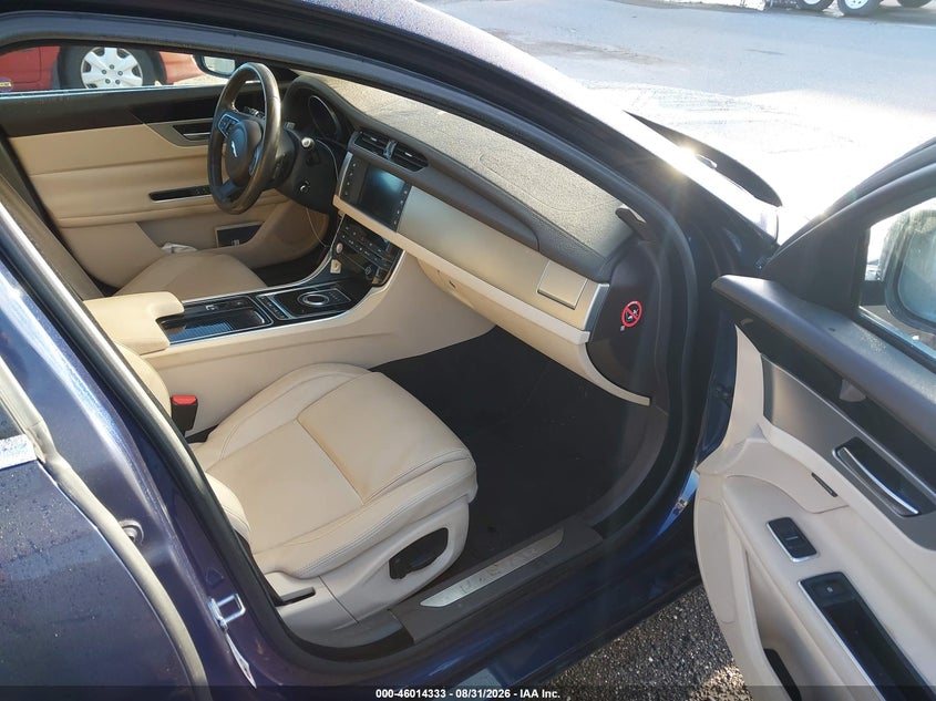 2016 Jaguar Xf VIN SAJBD4BV8GCY22441 IAAI salvage auction — NORMAL WEAR, Clear (Florida), sold $1,525 on 2026-09-12 (photo 5)