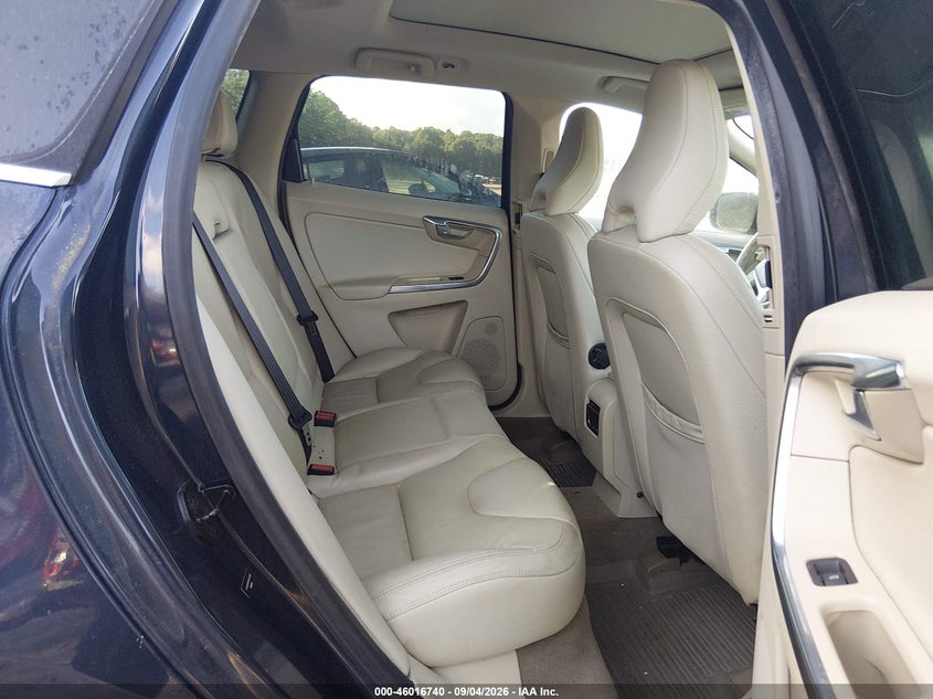 2013 Volvo Xc60 VIN YV4902DZ2D2430308 IAAI salvage auction — NORMAL WEAR, Salvage Title, sold $925 on 2026-09-20 (photo 8)